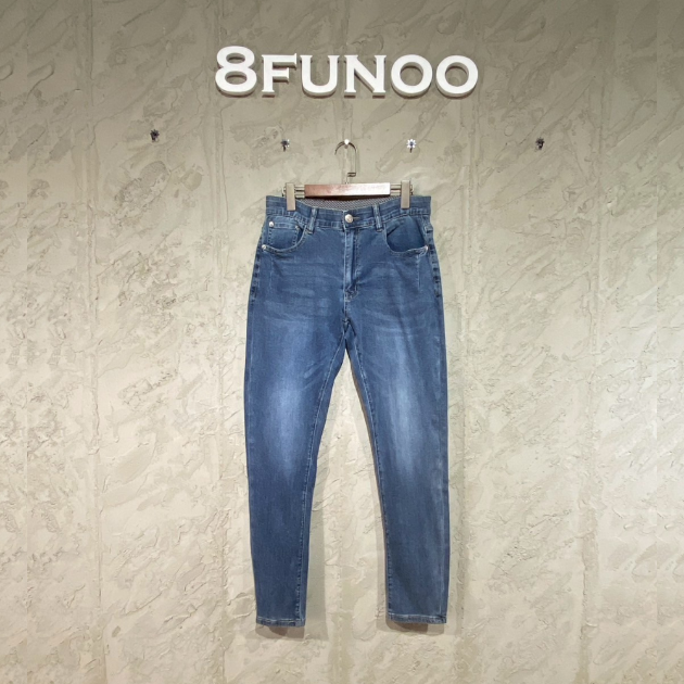 經典藍色修身單寧牛仔褲