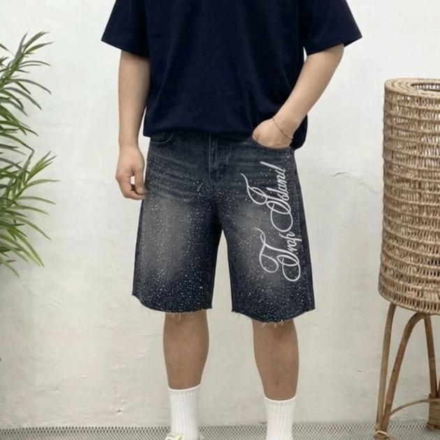 街頭燙鑽草寫英文牛仔短褲