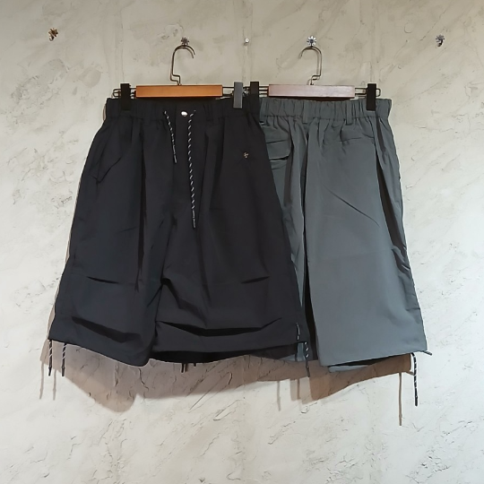 抽繩素色寬鬆休閒短褲