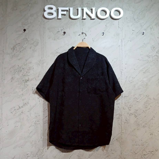 新中式斜翻領暗壓紋短袖襯衫