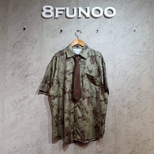 原宿碎花短袖襯衫(附領帶)