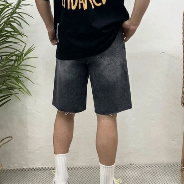 街頭燙鑽草寫英文牛仔短褲