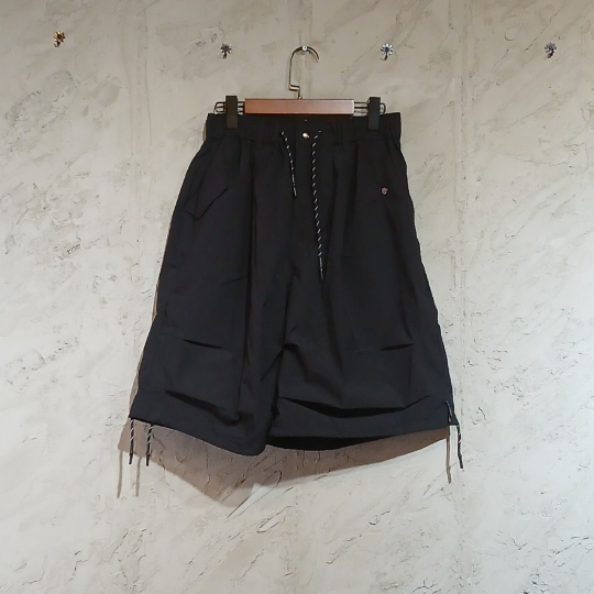 抽繩素色寬鬆休閒短褲