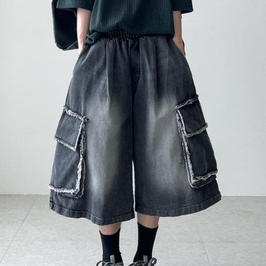 白鬚邊大口袋牛仔七分短褲