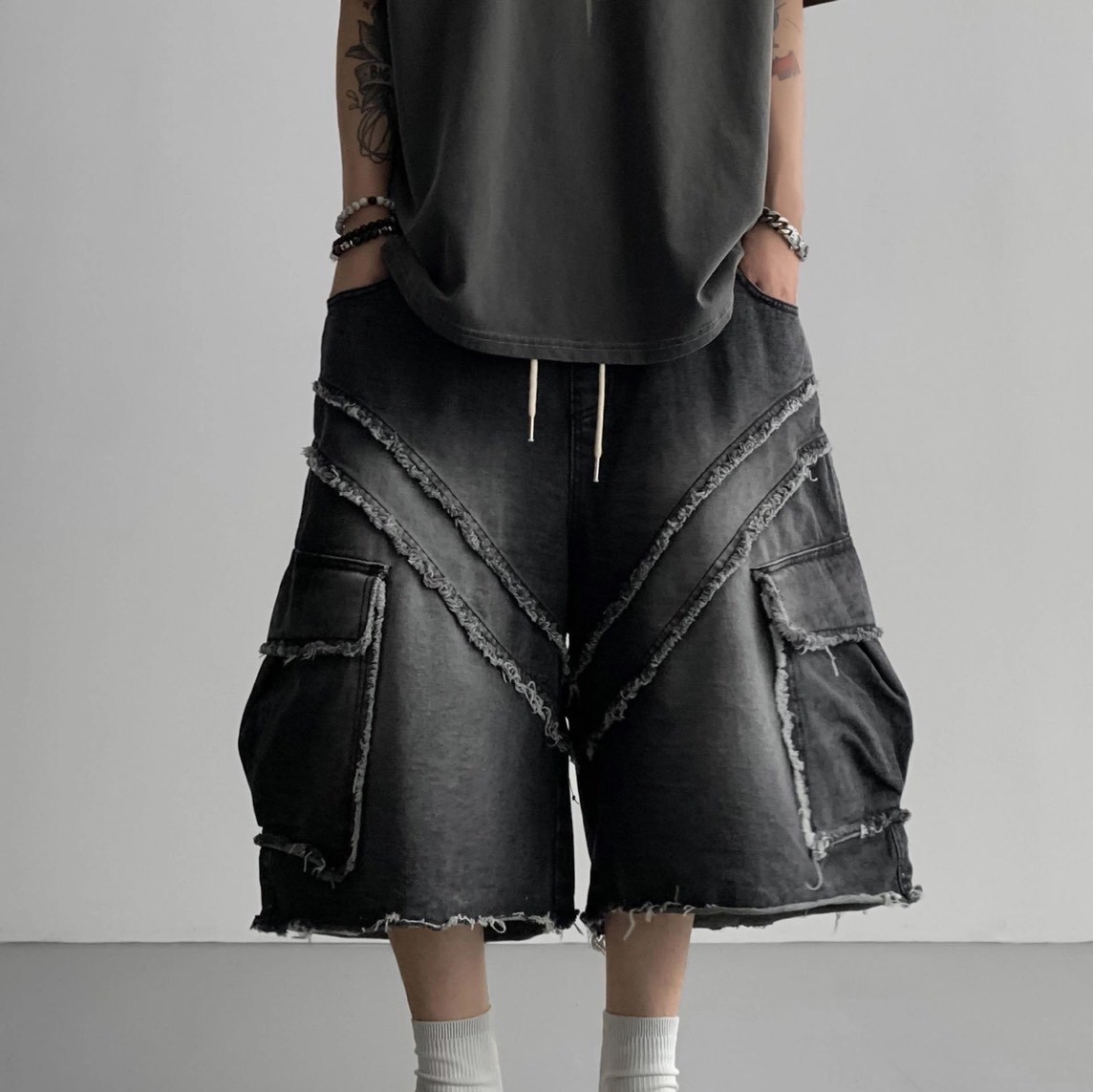 大口袋弧線結構七分牛仔短褲